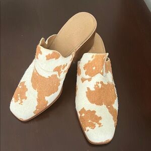 Crown Vintage White and Tan Cowhide Slip-On Mules with Block Heel